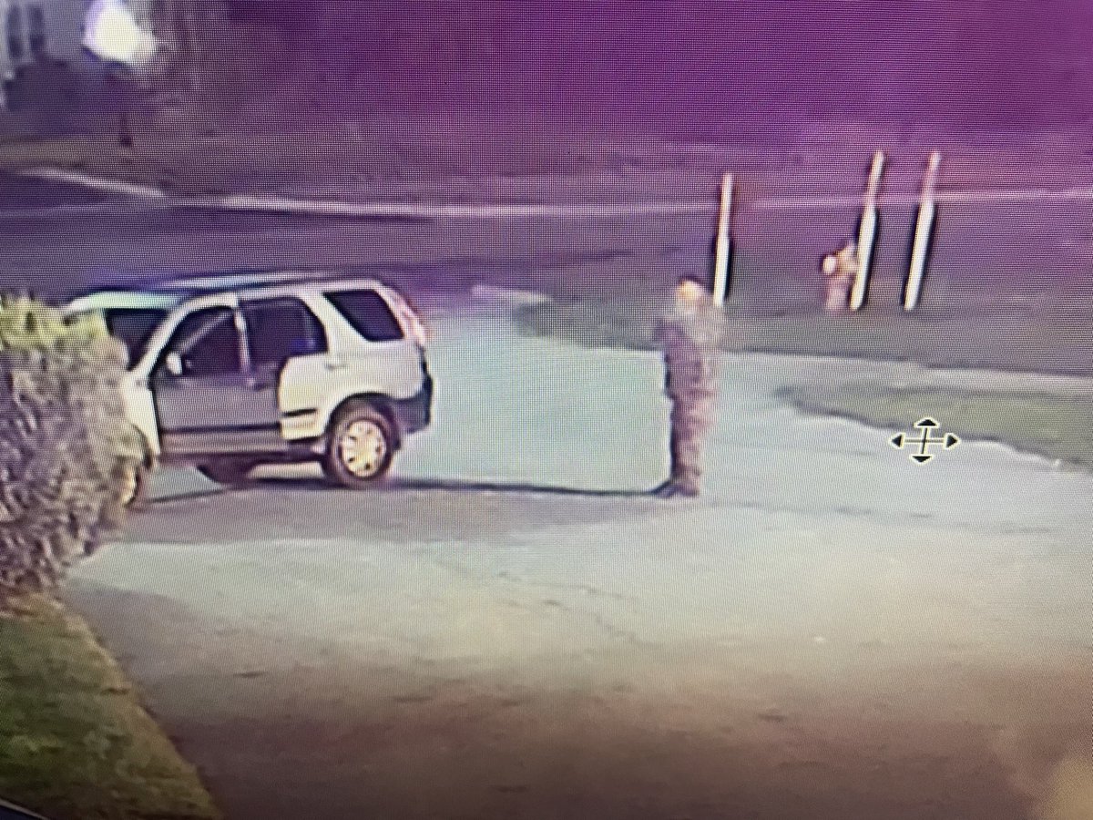 MSPEighthDist's tweet photo. The suspect involved in this incident is described as a white male wearing camouflage. He is driving this silver Honda CRV. He was last seen heading southbound on I-75 Business Loop. https://t.co/2knAuvzn9a