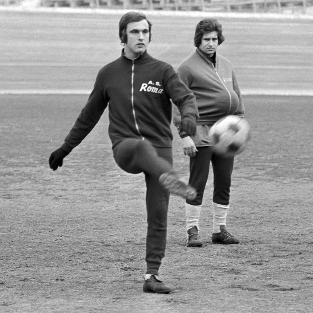 Il portiere giallorosso che parò un rigore a Pelé ♥️

L'#ASRoma piange la scomparsa di Alberto Ginulfi e si stringe al dolore dei suoi familiari.