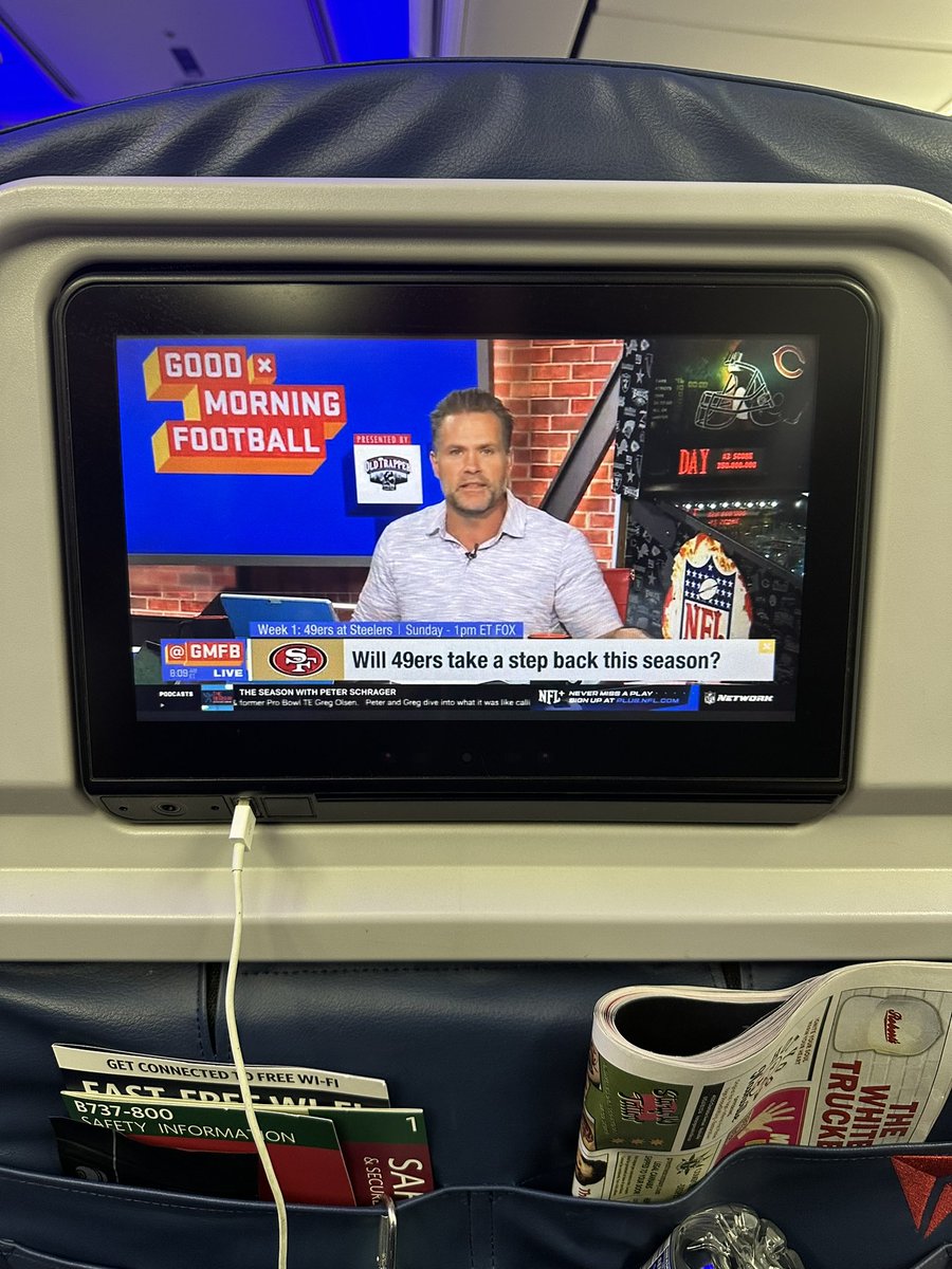 mizzscarlet's tweet photo. Early morning @KyleBrandt wisdom on @Delta ✈️🏈 just in time for Family Fantasy draft tonight🎉
PS- keep rockin’ the scruff 🧔‍♂️

#GMFB https://t.co/ZG96joHj8C