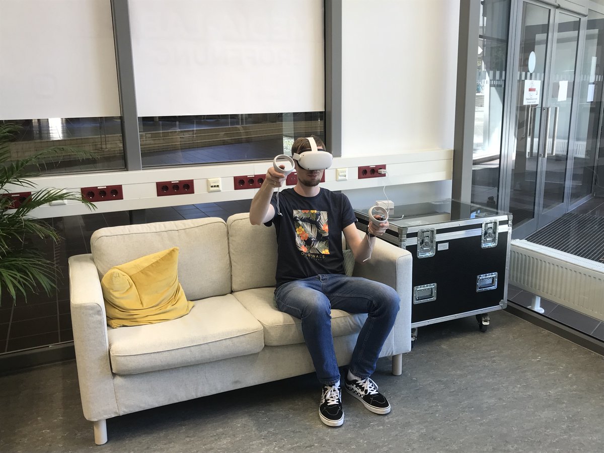 Data Center for the Humanities tweet media