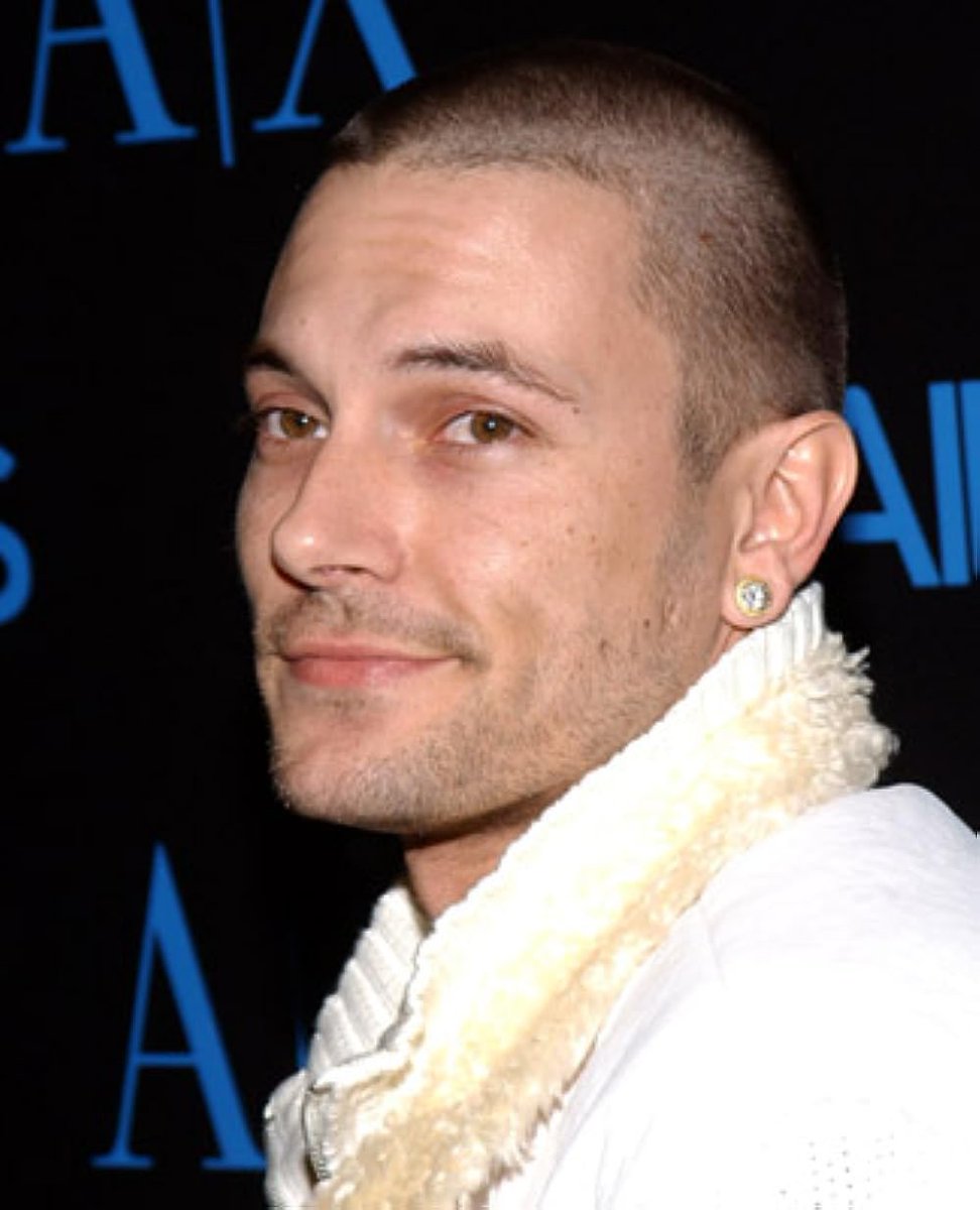BritneyTheStan's tweet photo. BREAKING: Kevin Federline cannot collect more child support based on Hawaii laws.

“In a proceeding to modify a child support order, the law of the state that is determined to have issued the initial controlling order governs the duration of the obligation of support.” - Hawaii Statute 576B-611