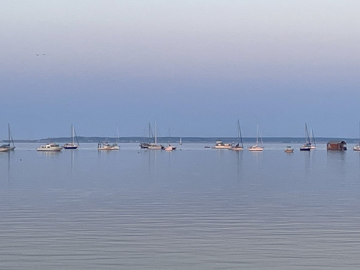 SandraWThompson's tweet photo. On day #1,258 of a belated #BeThankful, I’m thankful for lovely meal at #TheRedInn in #Provincetown Beautiful scenery, the best company, fantastic food https://t.co/TeRv1bPCcn