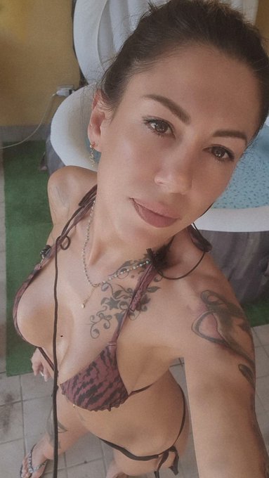 💋💋💋 https://t.co/0EizOvp0qw