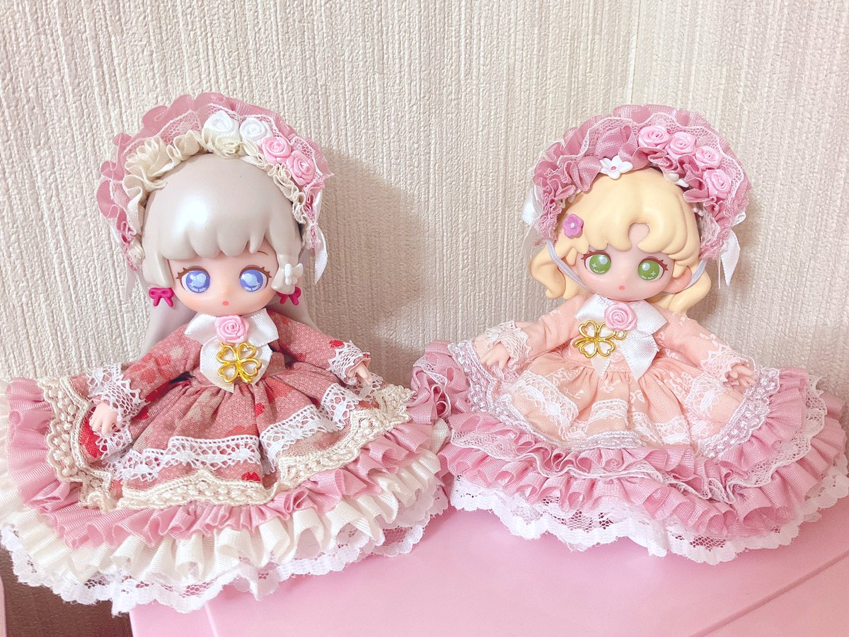 HappyEnd5481's tweet photo. 座っても可愛い🥺💕
グレフルちゃん、頭の形が左右非対称
だから、頭に綺麗につけれないけど、、、
めちゃくちゃ可愛い🥺
みるくちゃん、お姫様みたい🥺
私は彼女らを連れて、自分も可愛い服
着て出かけるぞ☺️笑
#TEENNA #ティーンナー #恋鞠堂 https://t.co/2StXKTJfi3