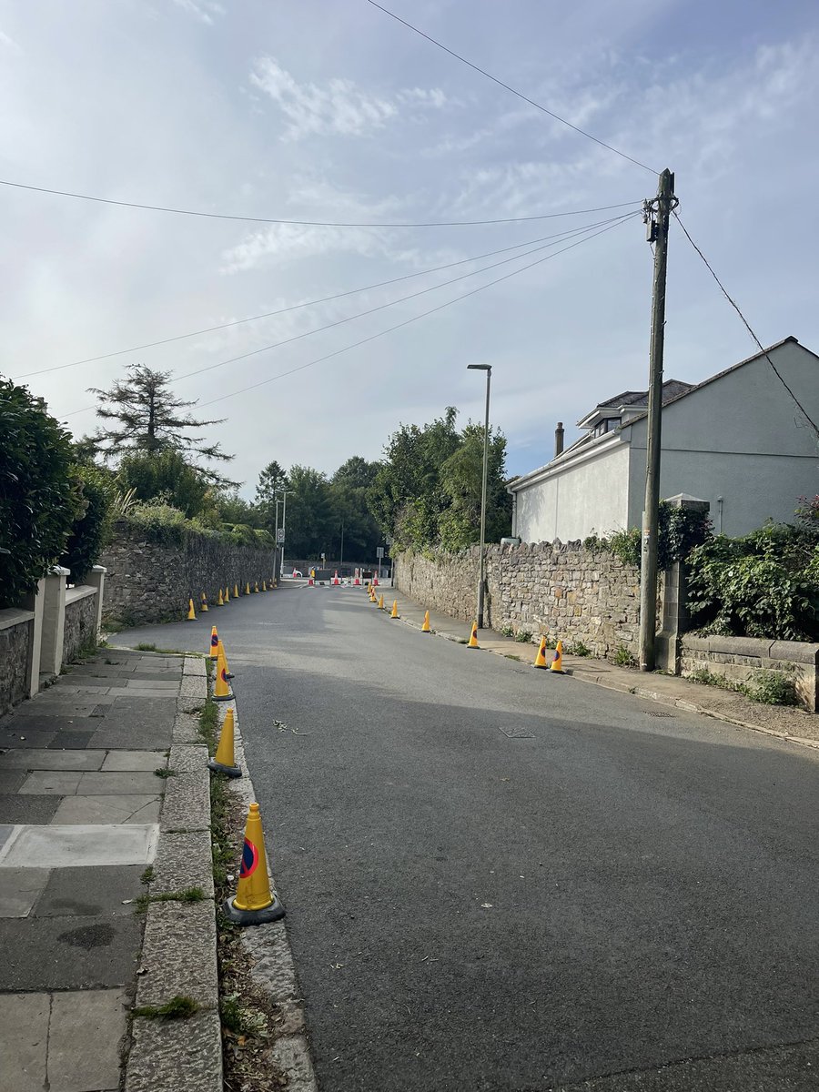 DanielShahin's tweet photo. @plymhighways Road has been closed all day today &amp; nobody has turned up at all today. https://t.co/Mk2sXyuecQ