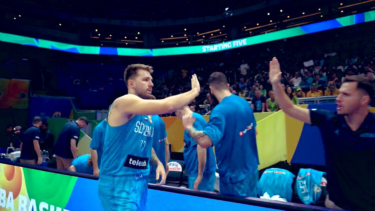 SloHoopsFan's tweet photo. Dabbing up team mates with the tongue out. #MJmode https://t.co/kn9J0hmTvZ