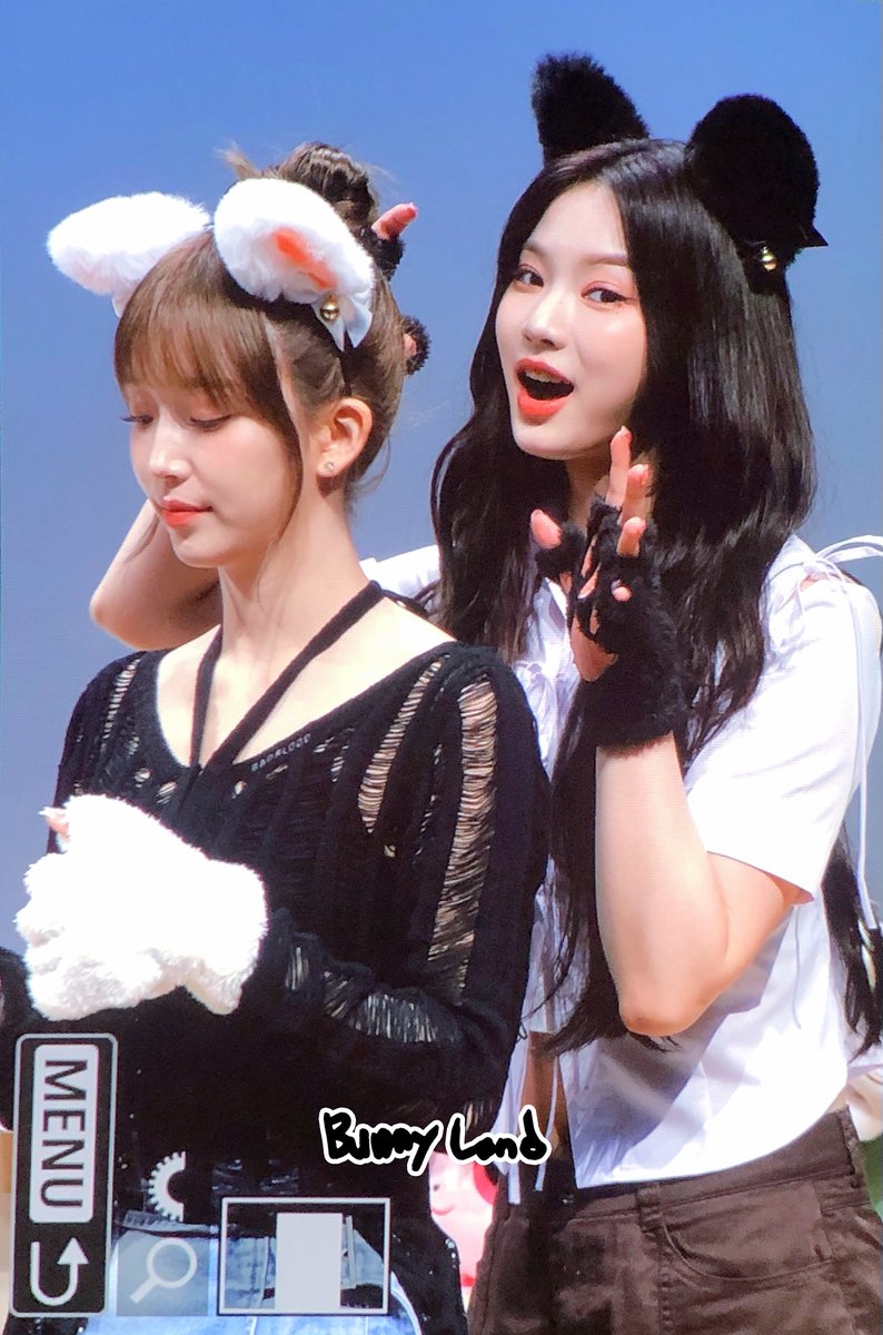 bunnyland313's tweet photo. 230906 pre
오늘은 냥이 두마리😻😻
#스테이씨 #STAYC #수민 #SUMIN #당근당근🥕 https://t.co/GU76W97cXX