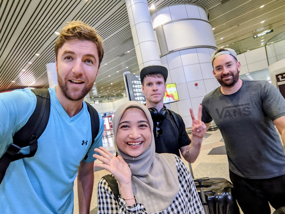 ShyshyShaey's tweet photo. Welcome back @Kodaline !!! 🥳🥳🥳
Welcome back to Malaysia. 🥰

#KodalineLiveInKualaLumpur #Kodaline #MissingJay🥹 https://t.co/veV55BXvqV