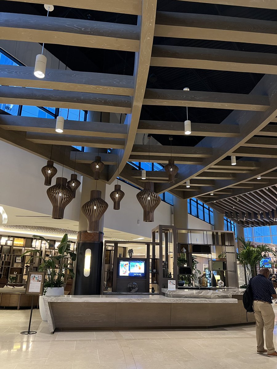 codestirring's tweet image. Touch down in Orlando for #ElixirConfUS 🎉