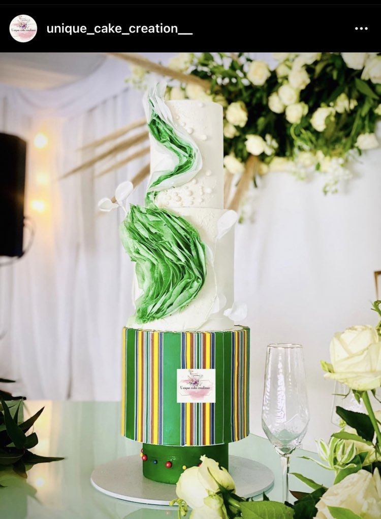 Conniescouturecakes tweet media