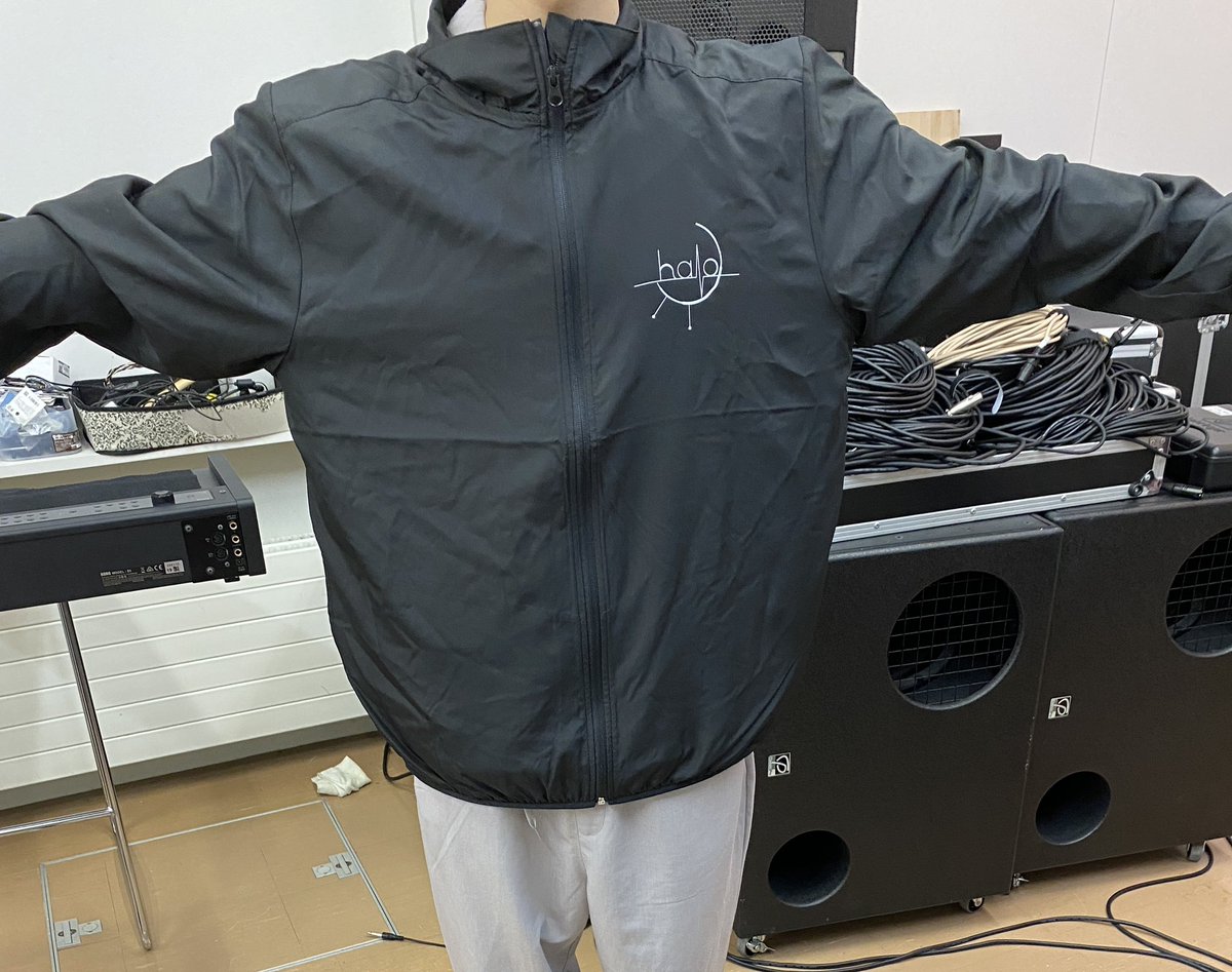 SCU_KON's tweet photo. 大学祭ライブに向け、
オリジナルのスタッフジャンパーを作ってみました！ https://t.co/RIzbMAKZWf