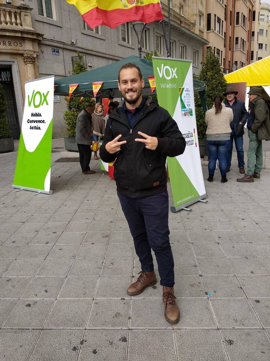 antirepreBCN's tweet photo. 🗣️ Us deixem aquestes imatges on es veu clarament la cara del sicari a sou del govern @desdelamoncloa.

❌ Compartiu-les per tal que arribin a tot arreu, que sentin el nostre ale i no tinguin llibertat de moviments.

💥 Davant dels seus atacs, més solidaritat que mai!! https://t.co/kjuJwSLAVP