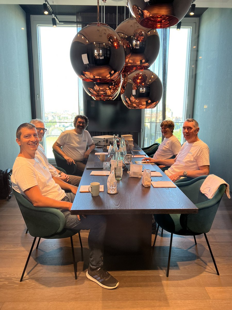 The first JEDx Forum 2023 just started at the Hotel One in Nürnberg jedx.de <a href="/sippsack/">Falk @sippsack@bsky.social @sippsack@ijug.social</a>