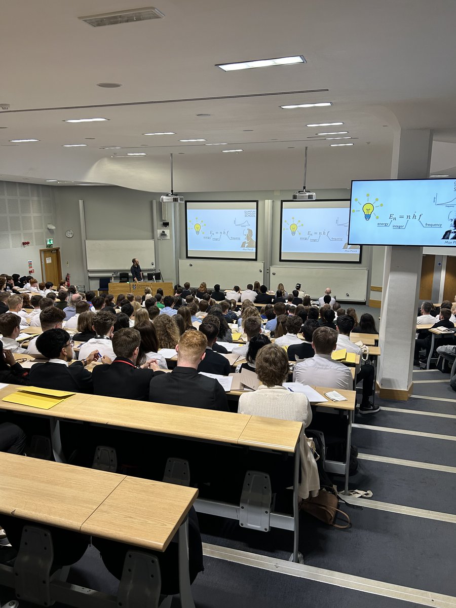 Another glimpse 📸 from yesterday's enlightening opening presentation 'Introduction to Quantum Technologies' by Dr. Paul Griffin, University of Strathclyde. Eagerly anticipating another day filled with quantum wonders! 🚀 #QTS2023 #QuantumTech #Strathclyde #UofG <a href="/QuantumUofG/">Centre for Quantum Technology</a>