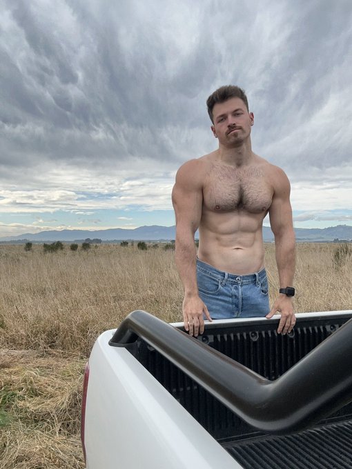 Come play 🤪 https://t.co/a6g1HJ84OU