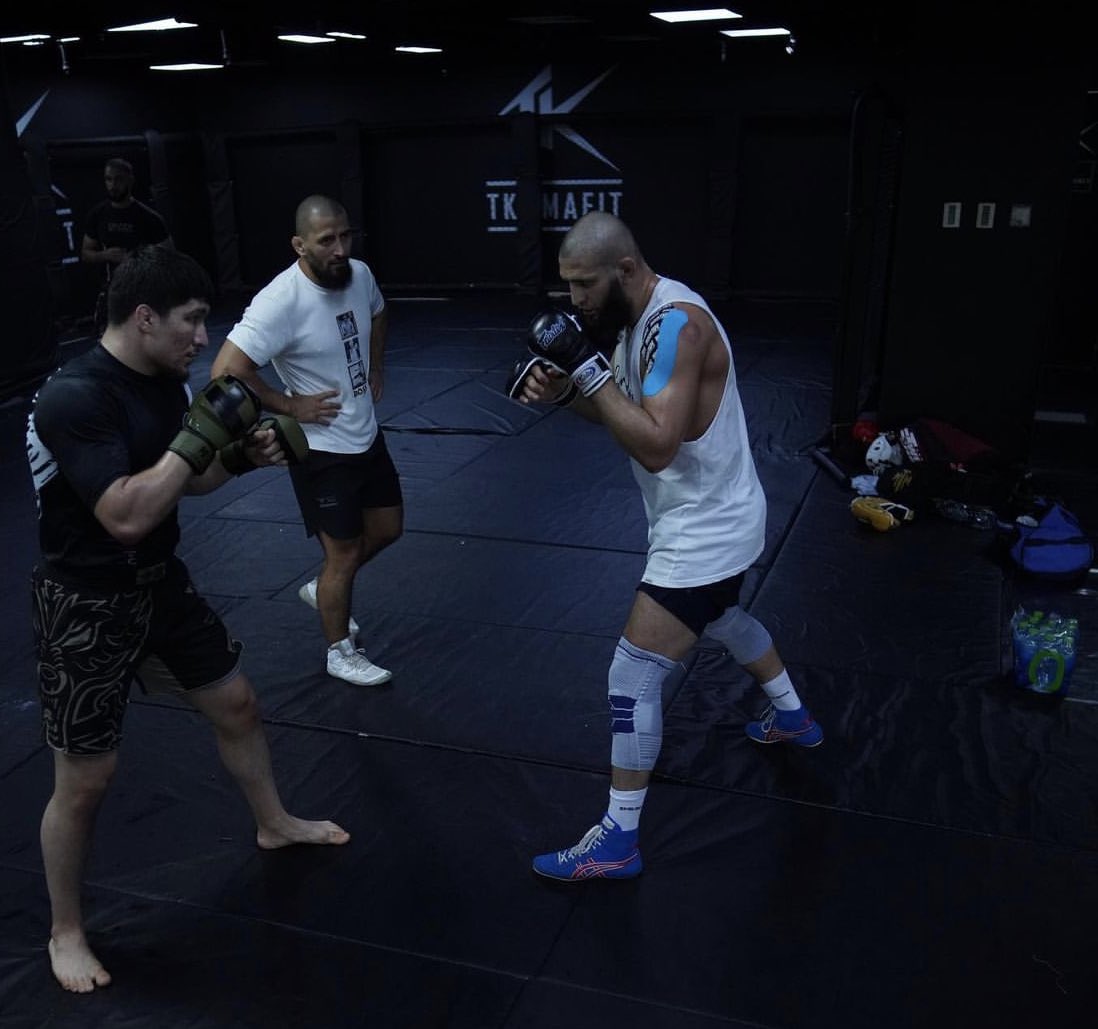 #ufc294 training camp 😈  <a href="/KChimaev/">Khamzat Chimaev</a>