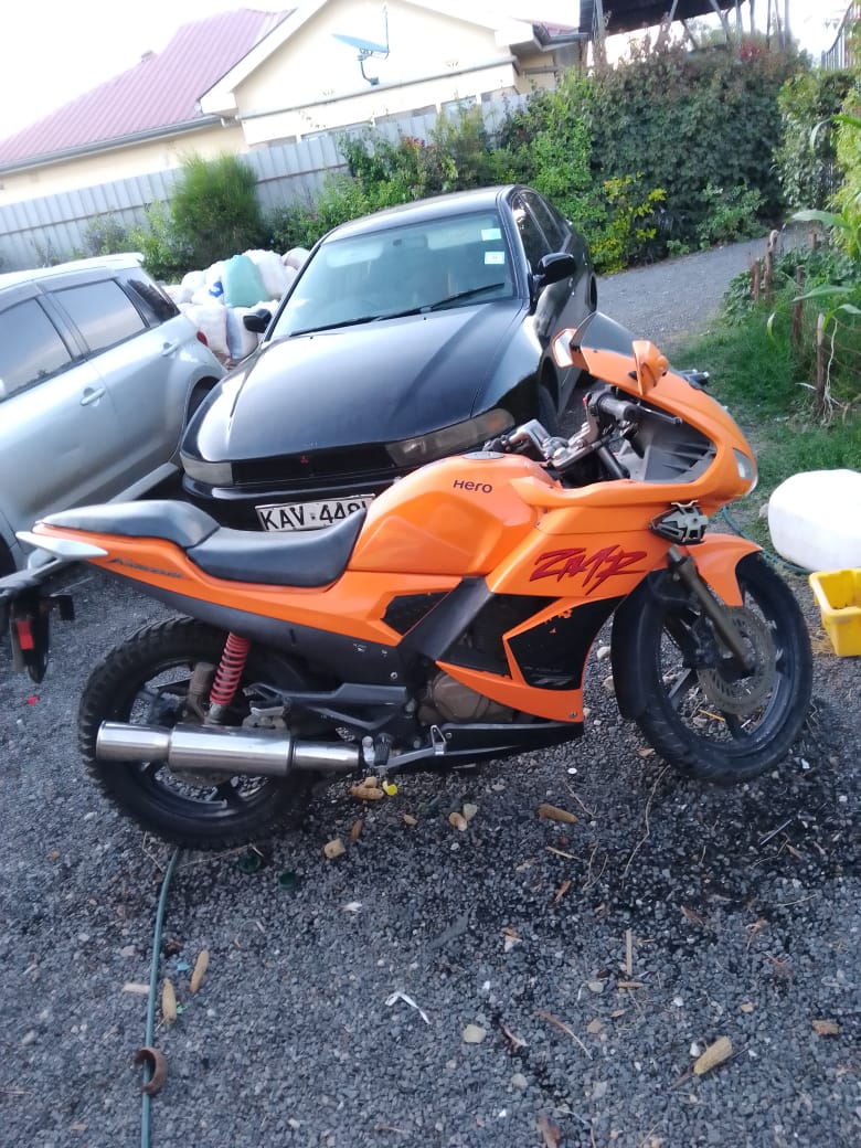 EmjeyJosiah's tweet photo. @beth_kasinga Zmr bike, year of manufacture 2015.
Km covered 31000
225cc

Asking Price- ksh 195000 https://t.co/S3F0tDfhJC