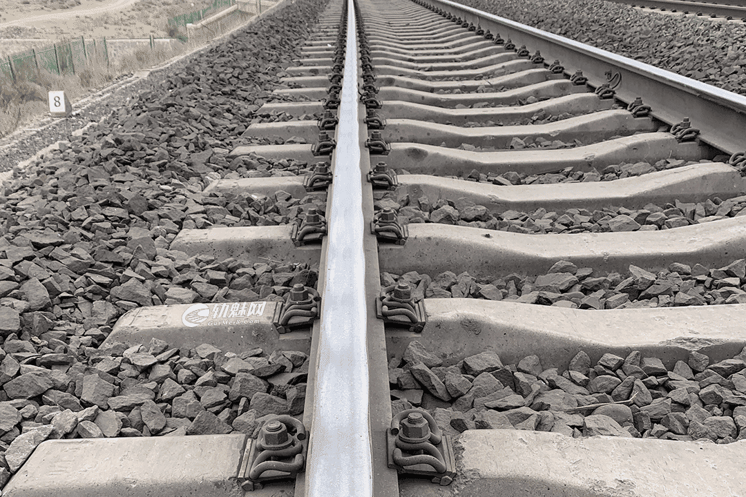 YuanJodie's tweet image. Rail corrugation wear is a common problem in the railway industry where irregular patterns or waves develop on the surface of the rails. 
Jodie Yuan
WhatsApp: +86 17343561537
export@linkagetrack.com

#railcorrugation #trackmaintenance #railwear #railgrinding #railgrinder