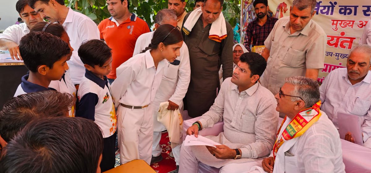 JJPSonipatOff's tweet photo. बाढड़ा विधानसभा के काकड़ोली सरदारा स्थित श्री राधा- कृष्ण मंदिर में श्री राधा- कृष्ण की मूर्ति स्थापित करने का सौभाग्य मिला।
ग्राम वासियों की मांग के अनुसार
- गांव की लाइब्रेरी में सोलर सिस्टम लगाया जाएगा ।
- अमृत सरोवर योजना के अंतर्गत तालाब का सौंदर्यकरण किया जाएगा। https://t.co/odpCDRsFci