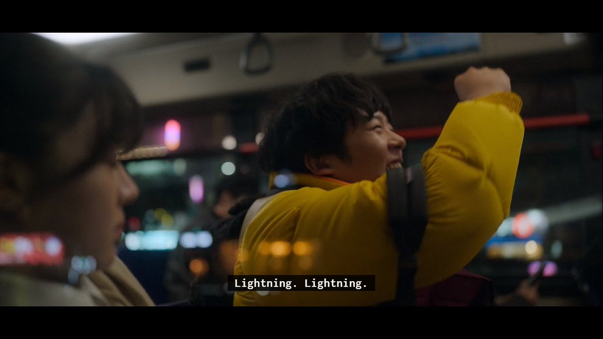 Ending13Sad's tweet photo. Look, are we sure, our Bongseok have Mihyun's power? 😅cause dude had no sense of danger whatsoever, dude sitting behind them with a scar as big as a knuckle, and he was busy chanting Bungaeman??🤣
#MovingEp15 https://t.co/c5uZy7WsX1