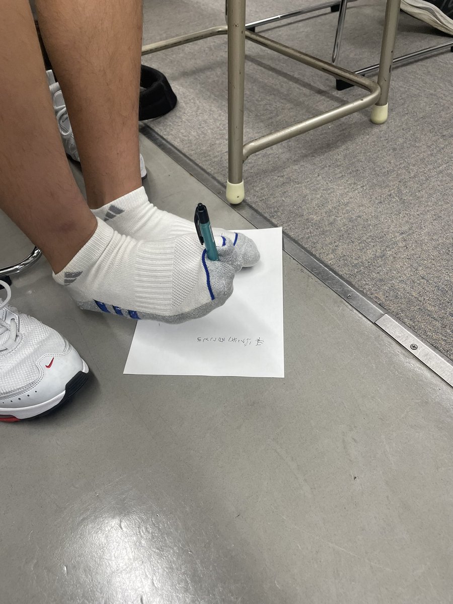 NIS_Japanese's tweet photo. Gr.10 are embarked on an inspiring journey of empathy and insight, delving into the story. Students used various methods of writing to better understand and immerse themselves into the character’s experiences and the story meaning. #NISinquire #NISinspire https://t.co/6pL4CLGntL