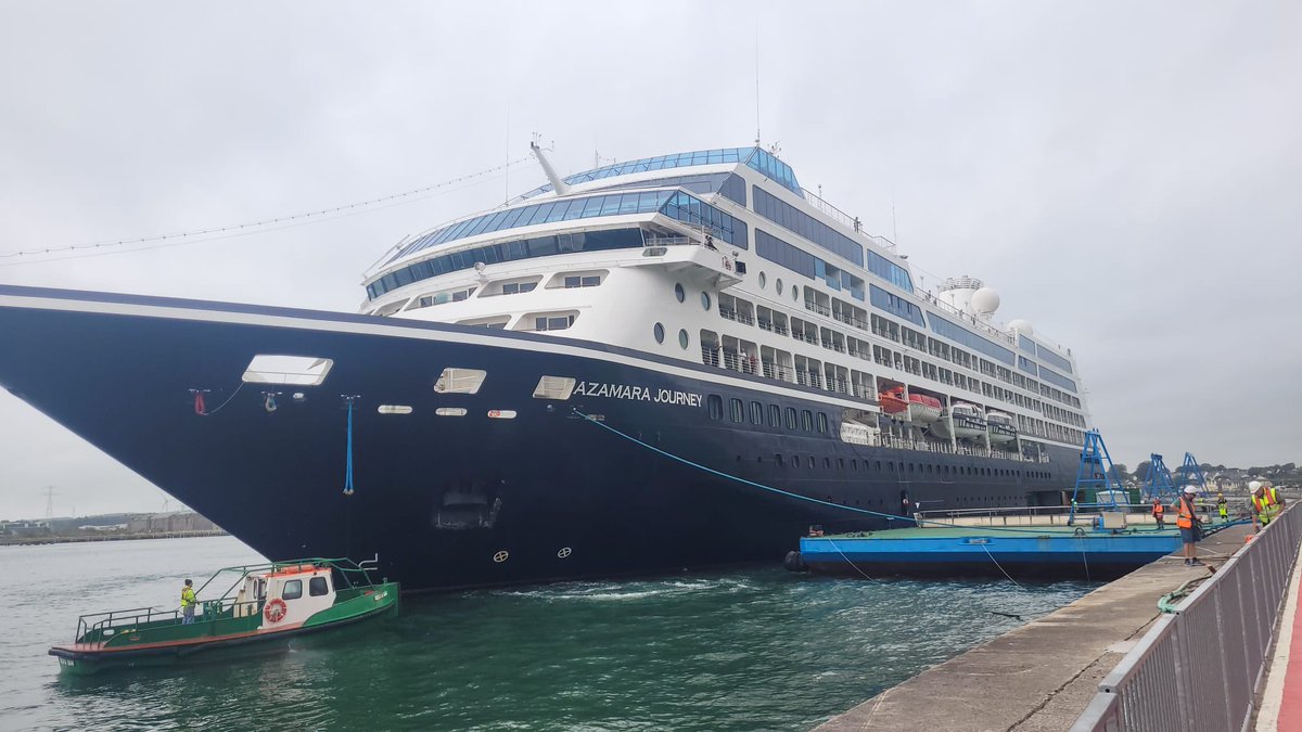 What a beautiful morning in Cobh this morning, ready for our cruise ship clients to start their tour #visitireland #optimumchauffeurdrive #earlybird #Touringireland #chauffeurservices