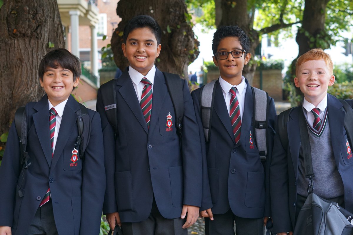 RGSGuildford's tweet photo. #RGSGuildford Over-sized blazer? Tick! Beginning-of-term haircut? Tick! Enough stationery to last a lifetime? Tick! Huge smiles? Tick! #RGSready https://t.co/N3WNcuyyC5