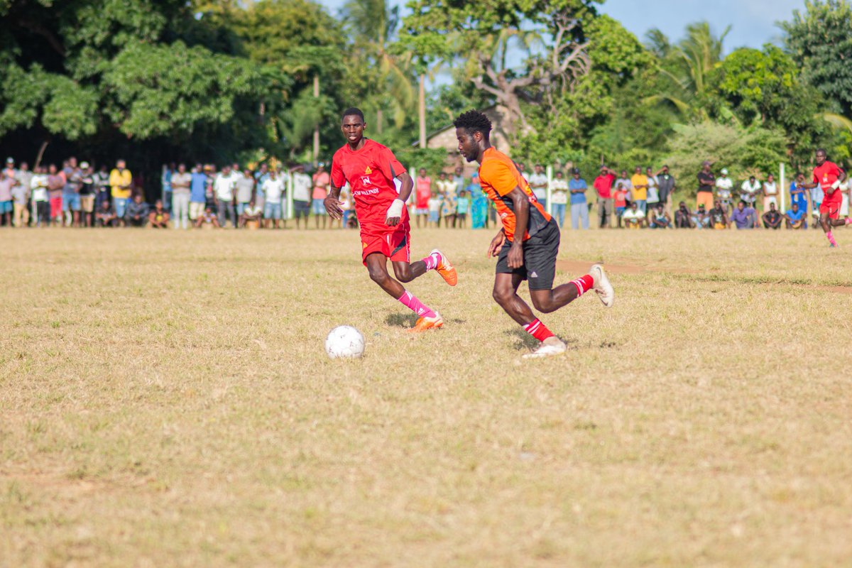 PaulSaulPhotos's tweet photo. Had a chance to photograph this football match over the weekend was my first time check them out..
#kilifi #kilificount #dimba #football #Footballplayer #malindi #chapadimba #FootballKE https://t.co/DqALgjxDOp
