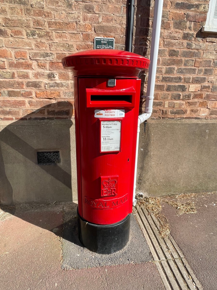 A little explore of Upton-on-Severn this week (officially not for #PostboxSaturday research purposes, but, hey...)