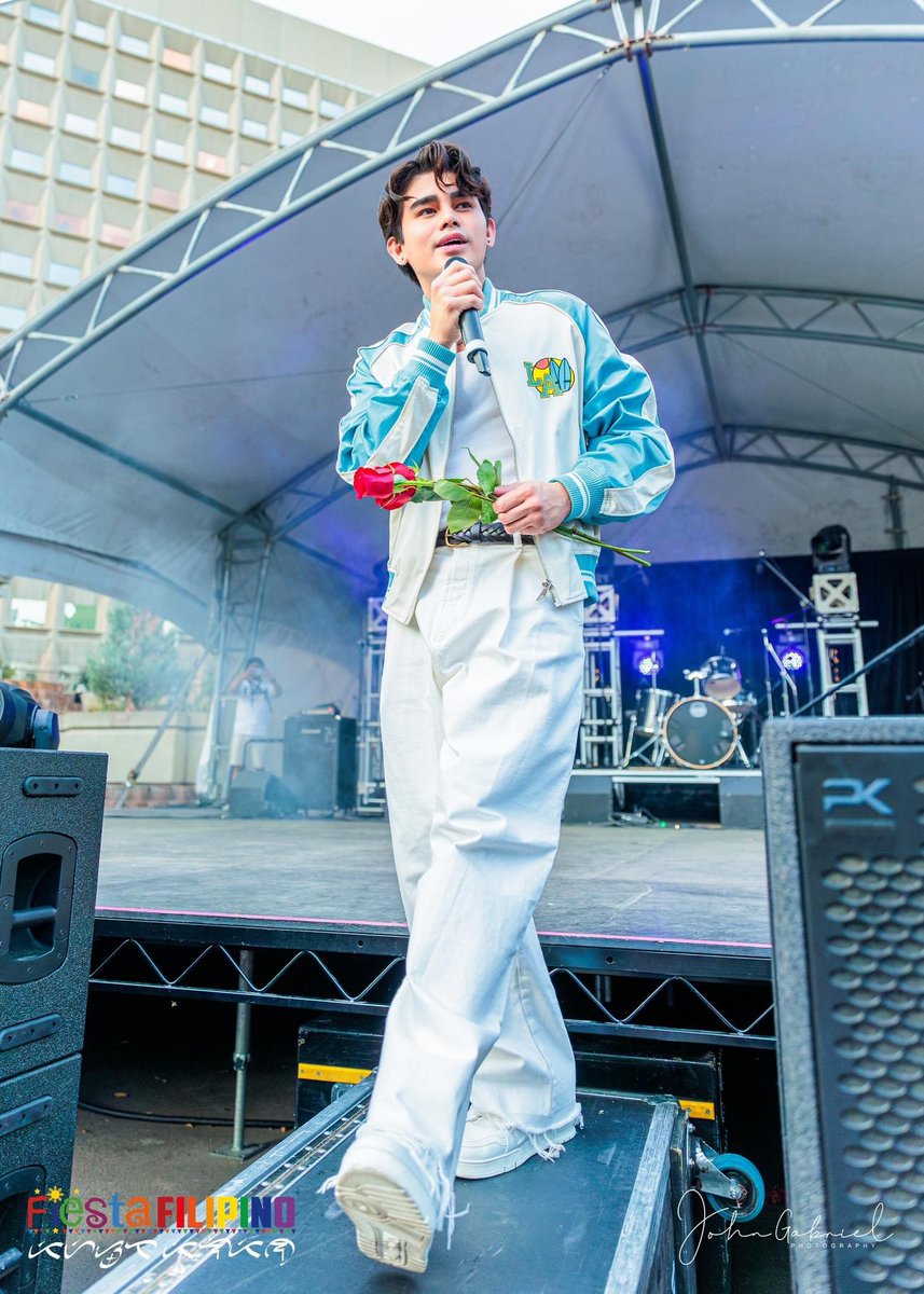 FiestaYYC's tweet image. Part 3 of Jam-packed Saturday
Day 2 - September 1st
@InigoDPascual filled the Olympic Plaza with an ocean of people. Our numbers just keep getting bigger each year.