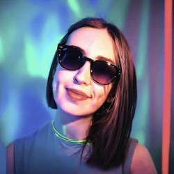 REVIEW: Colleen Lavin: Do the Robots Think I'm Funny? ★★★ 'An interesting experiment' #EdFringe broadwaybaby.com/shows/colleen-…