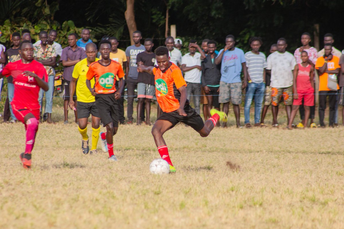 PaulSaulPhotos's tweet photo. Had a chance to photograph this football match over the weekend was my first time check them out..
#kilifi #kilificount #dimba #football #Footballplayer #malindi #chapadimba #FootballKE https://t.co/DqALgjxDOp