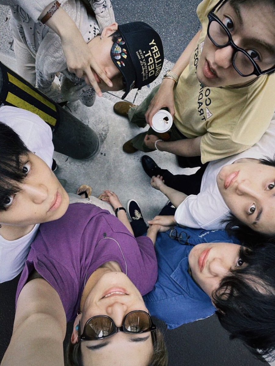 iksanpjw's tweet photo. FAMILY 🩵 #트레저 https://t.co/2mCT1qIP29
