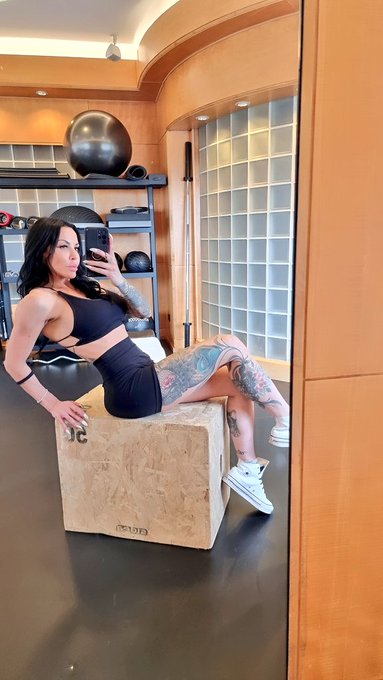 Morning Training 🍑🔥 https://t.co/Vxo3zvotmK