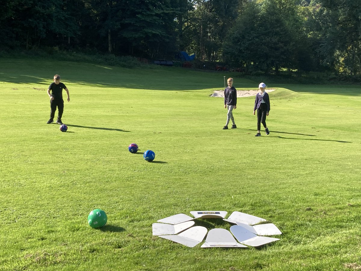 KillinPrimary's tweet photo. A huge thank you to Tim and Peter from @KillinGolfClub for a fun filled morning learning golf skills during our Health and Wellbeing Fortnight! We also got to play Foot Golf! #KPSkillinit β³οΈποΈββοΈποΈβ³οΈποΈββοΈ https://t.co/pAxOVu8JYK
