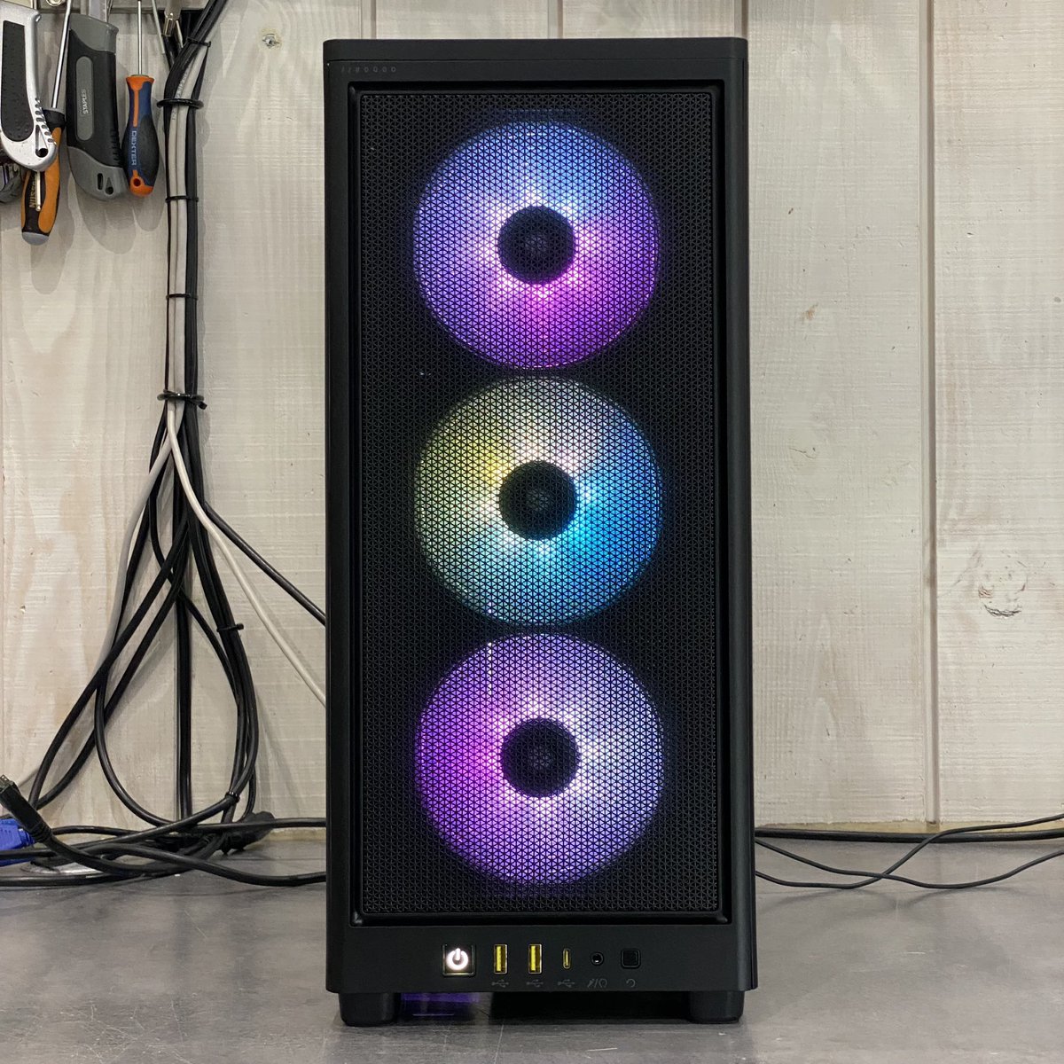AbsolutePC's tweet photo. Corsair 2000D RGB Airflow ✨
Un PC format de poche, pour ceux et celles qui manqueraient de places🤭

👉 https://t.co/Hf1MCCOKX8 👈 https://t.co/mSq8pgqawr