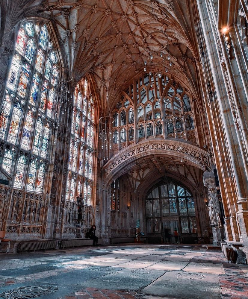 We're pleased to share that, from this Sunday (10 September), there will be some changes to our pattern of worship.
There will now be a service of Holy Communion at 8am on Sunday, and there will also be an early morning Eucharist on Tuesdays at 8am. 
(Photo thanks to Lee Vistal)