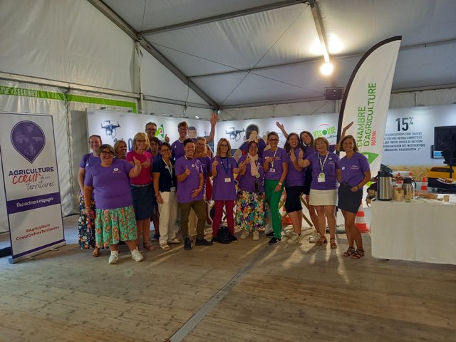 [Foire de Châlons] tu cherches un job sympa en Agriculture ?

Viens rejoindre les équipes dynamiques et polyvalentes des <a href="/ChambagriFrance/">Chambres d'agriculture France</a>  Grand Est.
Nos super-héros vous renseignent toute la journée sur les métiers de l'agriculture et les supers emplois🦸