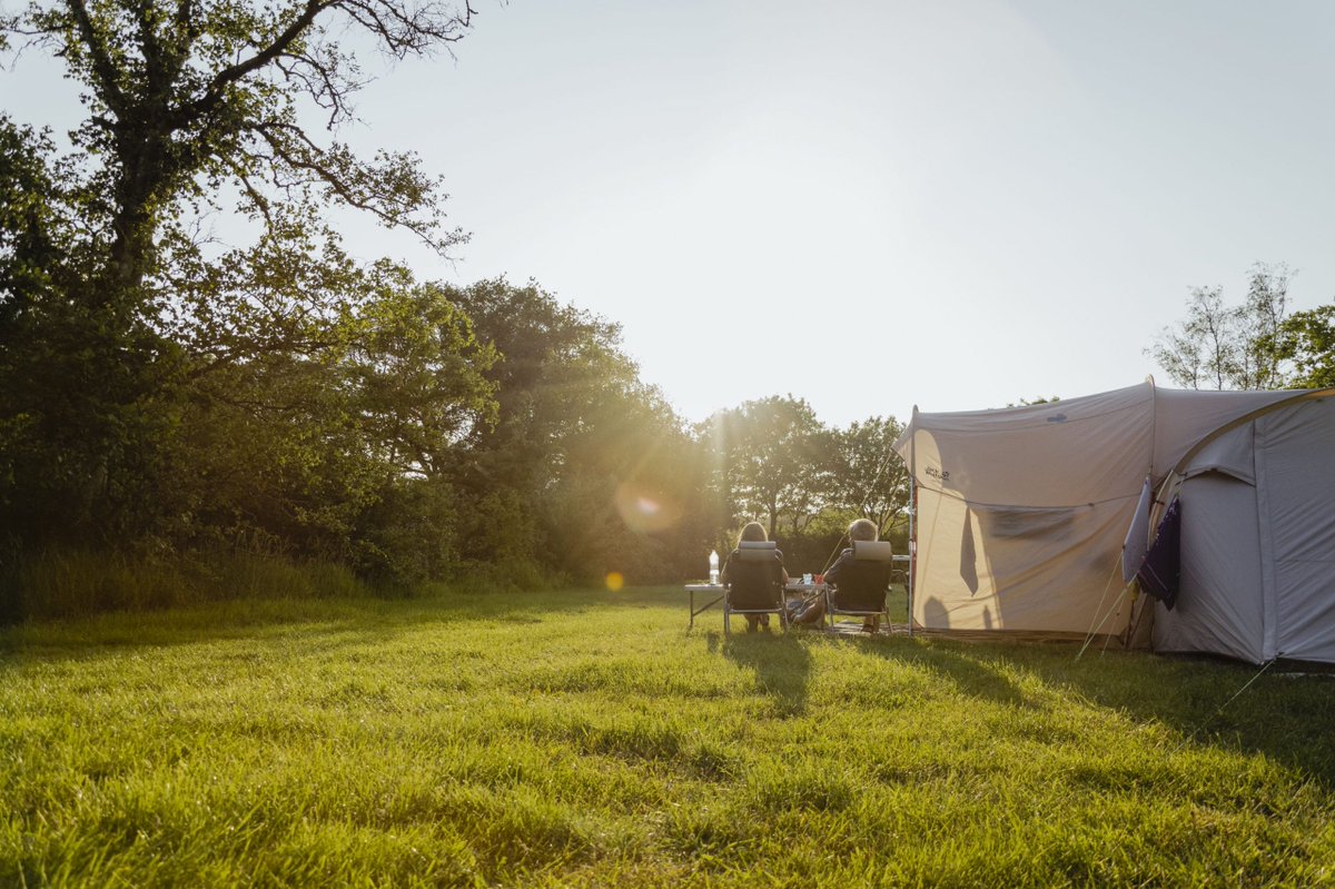 Vacature: Het getjilp van een vogel maakt je wakker, je denkt meteen terug aan die schitterende wandeling van gister en de sterrenhemel waaronder je in slaap viel. Dat is het gevoel van kamperen op een Natuurkampeerterrein. 

Gaat jouw hart sneller… dlvr.it/SvhjxN