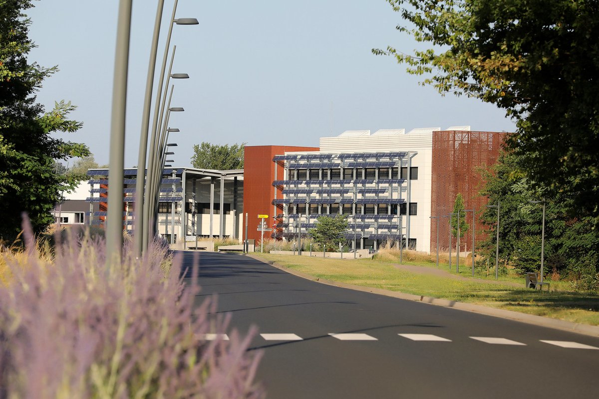 🧑‍🎓Une école régionale du numérique (Bac+2) ouvre ses portes à #Albi. L'école propose 2 formations qualifiantes "Technicien.ne supérieur.e systèmes et réseaux" et "Développeur web". 
👉Intéressé.e ? Renseignez-vous auprès de <a href="/Afpa_Formation/">Afpa</a> au 05 63 78 15 15.
<a href="/Occitanie/">Région Occitanie</a>