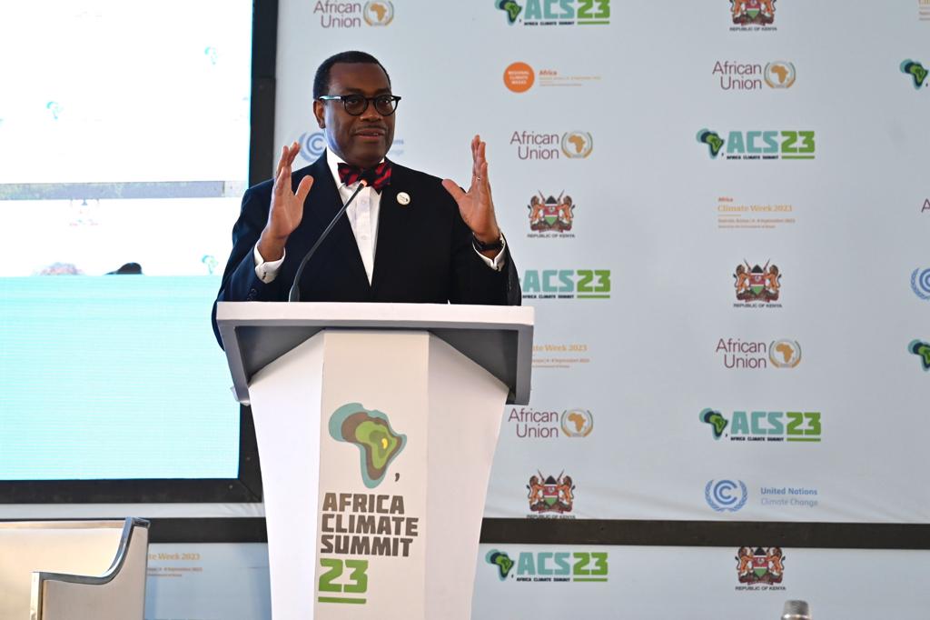 AfDB_Group's tweet photo. #AfricaClimateSummit: @AfDB_Group and @GCAdaptation launch $1B #YouthADAPT facility to fund youth-led ventures driving #climate solutions.

“I have never seen a young person who wants to fail. The problem is that we are just not putting our resources behind them." – @akin_adesina https://t.co/L46Q6pUYJS