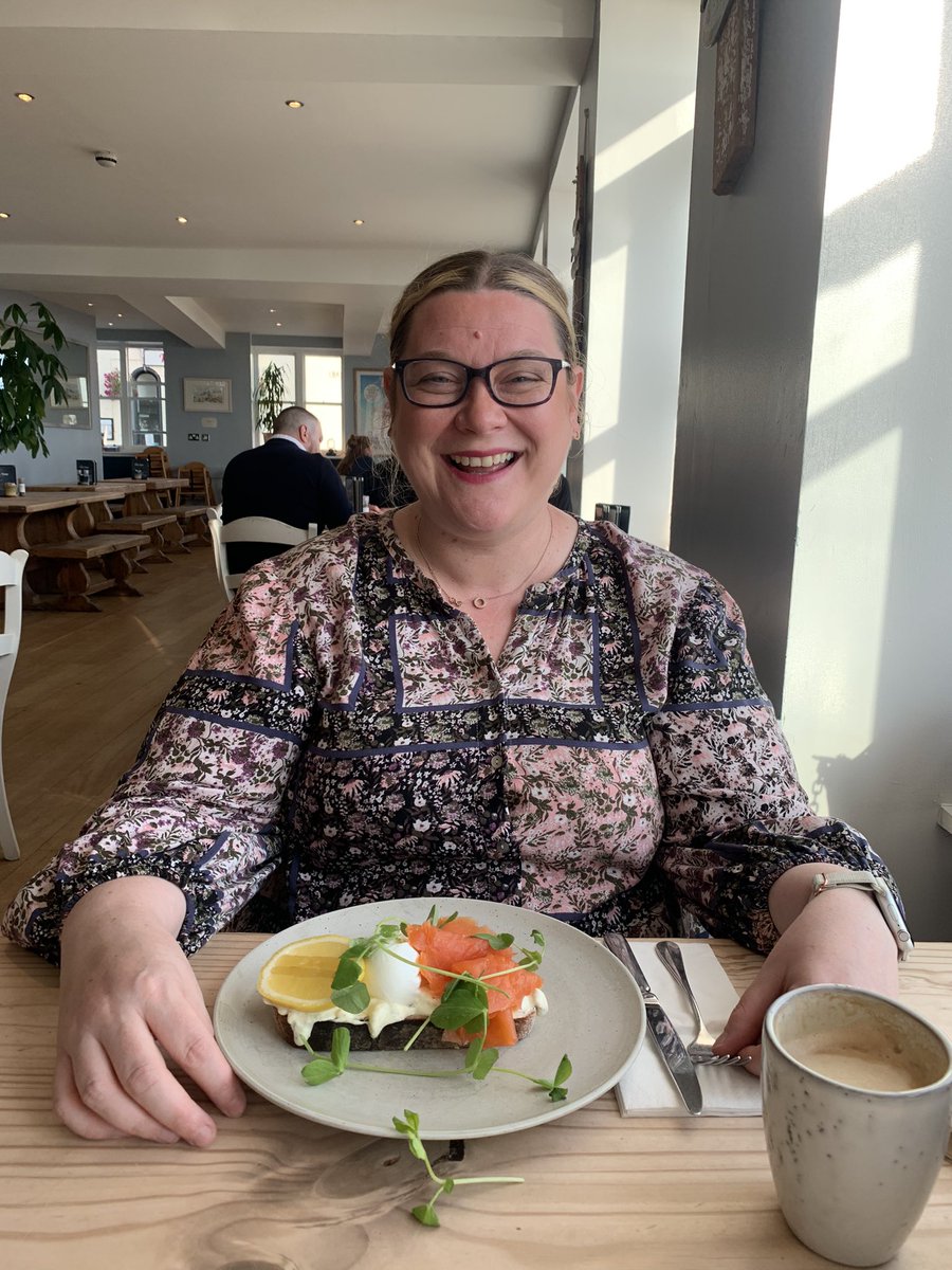 SimpsonJamie_'s tweet image. Lovely morning celebrating 1 year at the Home for the amazing @Sgilmour81 🥳 Sandra is an absolute superstar who drives our People and wellbeing strategies, supporting the team every day to do what we do! 🐾