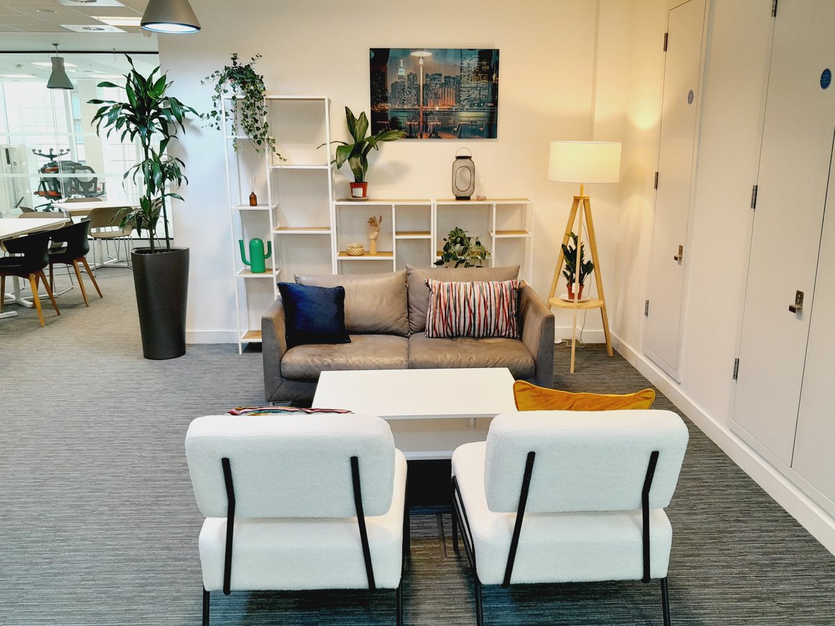 Breakout space doesn't come any better than this! Discover the epitome of sophistication at our private wing in Paddington. Indulge in stunning views of London and unlock our fantastic all-inclusive deals! 
🏢 bit.ly/2E3B0mO
#LondonLuxury #OfficeVibes