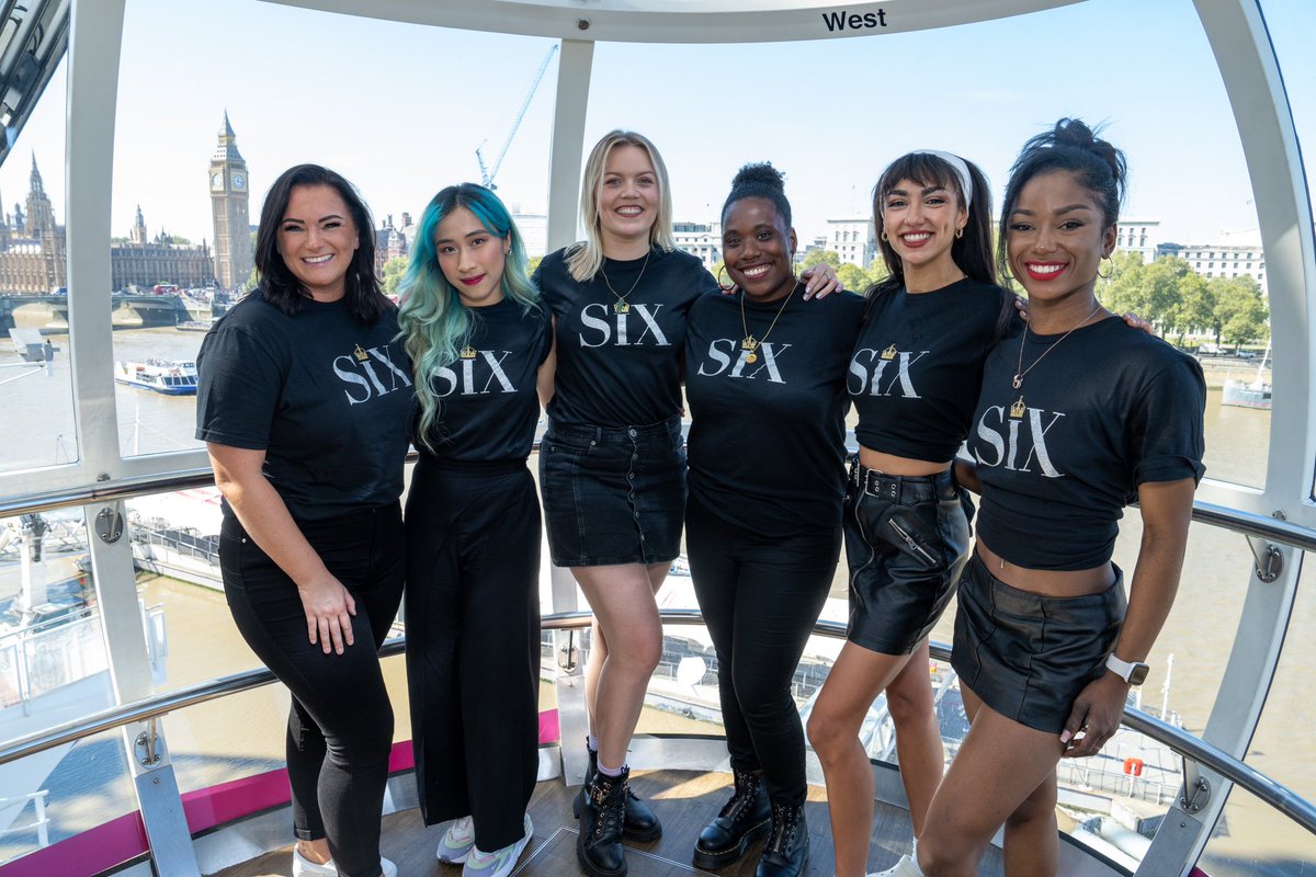 sixthemusical's tweet image. Welcome to the show West End Queens!!! 😆💜👑 Taking reign from 17 Oct. The new cast had such a blast meeting for the first time at the iconic @lastminute_com @TheLondonEye - soaring over the London skyline! #CastAnnouncement #WestEnd #SIX #Queendom