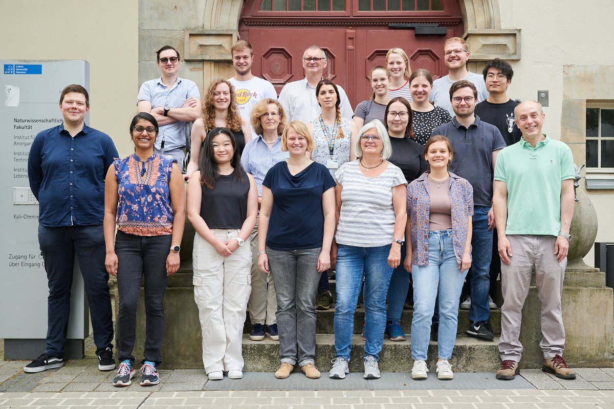Jesko Koehnke (@jeskokoehnke) on Twitter photo We are slowly getting settled <a href="/LeibnizUni/">Leibniz Uni Hannover</a> in Hannover. Moving lab and country took a lot of effort from everyone, thank you!
Meet (most) of the team 😀 We are slowly getting settled <a href="/LeibnizUni/">Leibniz Uni Hannover</a> in Hannover. Moving lab and country took a lot of effort from everyone, thank you!
Meet (most) of the team 😀
