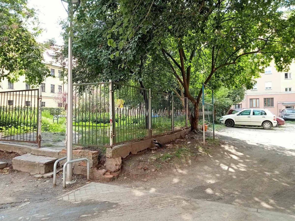 Przed nami kolejne zmiany na lepsze.🤩 Wybraliśmy wykonawcę, który opracuje dokumentację projektowo-kosztorysową📝 dla wnętrza podwórzowego w obrębie ulic: Jedności Narodowej, Ołbińskiej, Krętej, Słowiańskiej i Roosevelta.🌿🌼