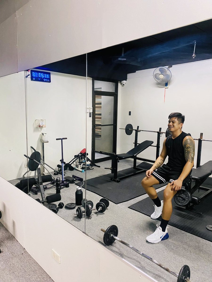 TroyUrbanRefuge's tweet photo. "Embracing the grind, one rep at a time 💪🏋️‍♀️✨ #WorkHard #PositiveVibes #GoalsInSight" https://t.co/Tah98UisZm