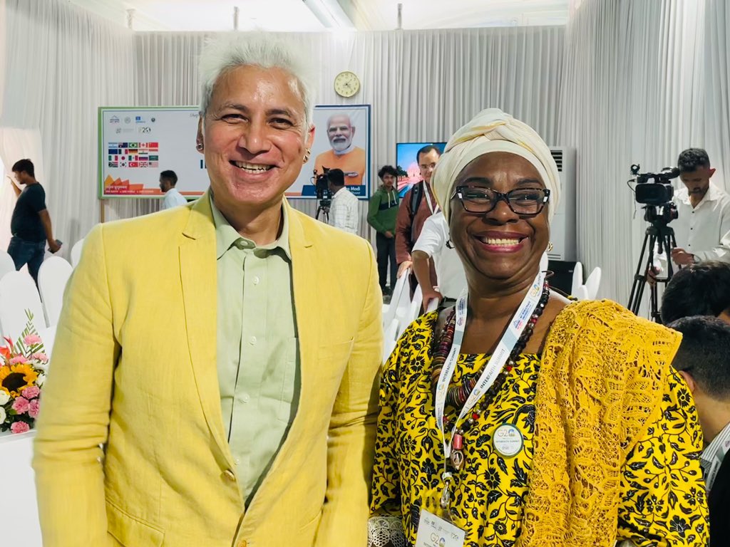 TWINNING with Marie from Brazil’s Ministry of Human Rights at G20’s Inter Faith 20 summit 

#MITWPU #WorldPeaceUniversity #G20InterfaithSummit #WorldPeaceDome #IFG20Summit #OneWorldManyBeliefs #G20 #Pune