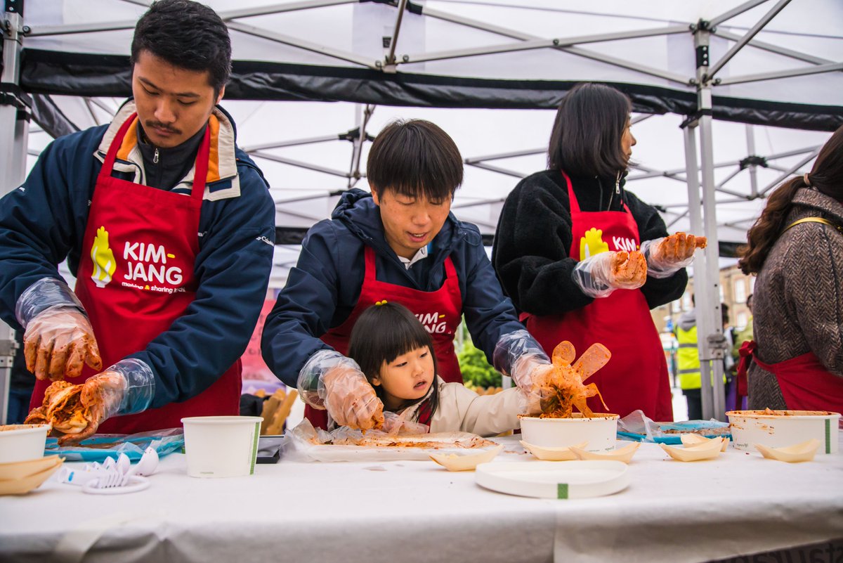 HeritageFundUK's tweet photo. Kimjang is the traditional practice of communally preparing and preserving kimchi to last through the winter.

The practices of this @UNESCO-recognised Korean tradition were recorded, preserved and celebrated with the wider community 👉https://t.co/kzyF3qEUjs #ESEAHM2023 https://t.co/X92BGMLkPH