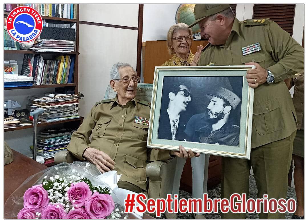 En este #SeptiembreGlorioso, las Fuerzas Armadas Revolucionarias,
rinde homenaje al comandante Julio Camacho Aguilera, uno de los principales dirigentes de la acción combativa el 5 de septiembre de 1957 en Cienfuegos.
#Cuba
#PuebloUniformado.